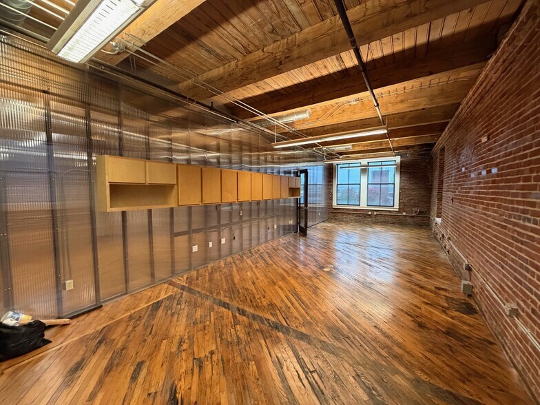 More Photos Of 431 S Main St, Memphis Loft Creative Space For Lease