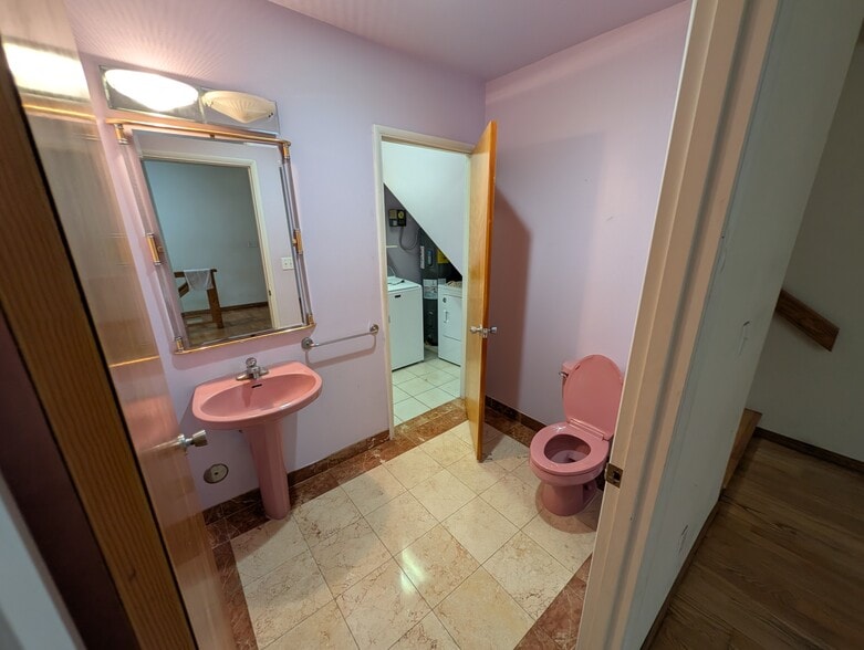 More Photos Of 1631 Liliha St, Honolulu Medical For Sale