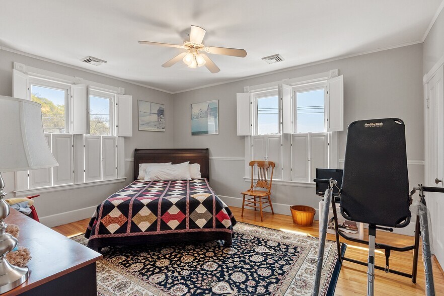 More Photos Of 58 Oliver St, Fitchburg Office Residential For Sale
