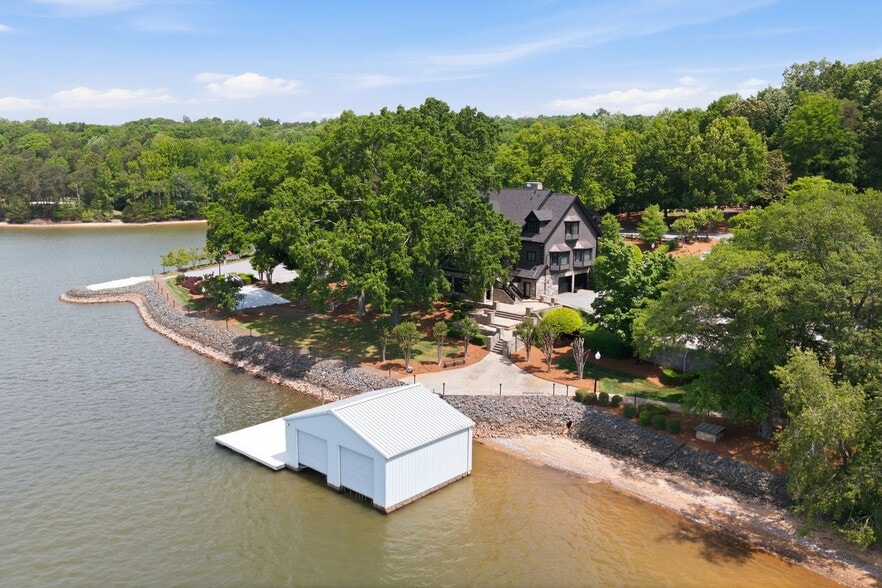 More Photos Of 9715 Nine Eagles Ln, Charlotte Specialty For Sale