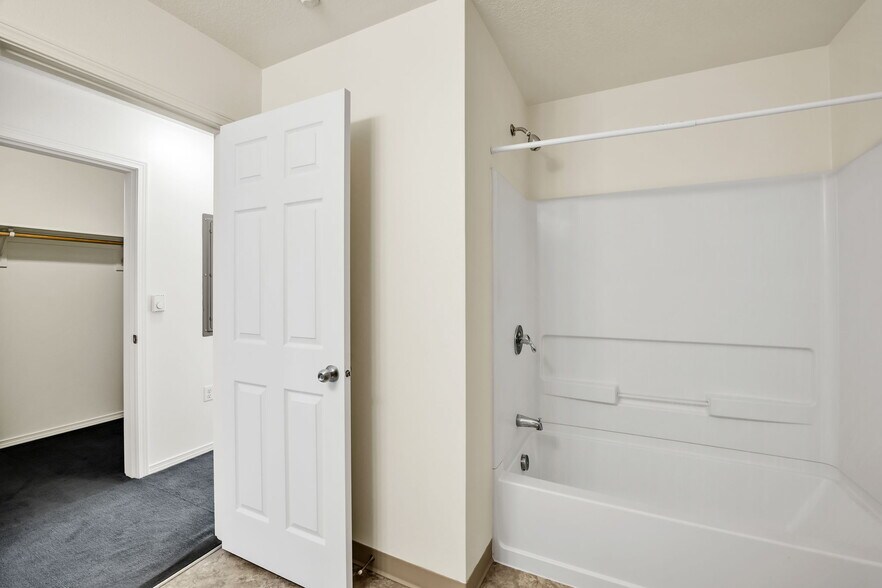 More Photos Of 2211 McKinney Ln, Lebanon Apartments For Sale