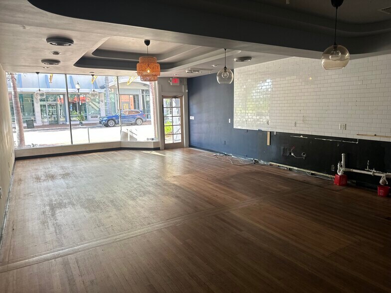 More Photos Of 1310 Main St, Sarasota Storefront For Lease