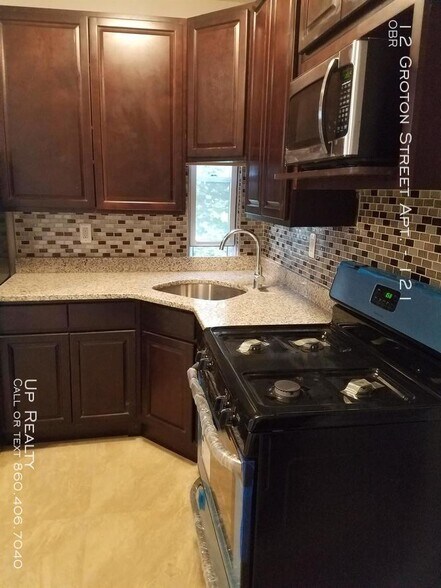 More Photos Of 12-16 Groton St, Hartford Apartments For Sale