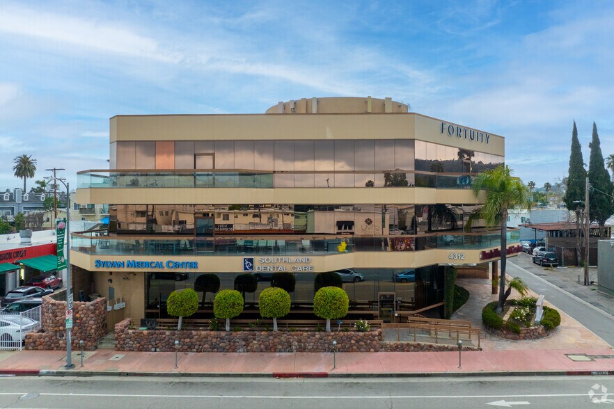 More Photos Of 4312 Woodman Ave, Sherman Oaks Office For Lease