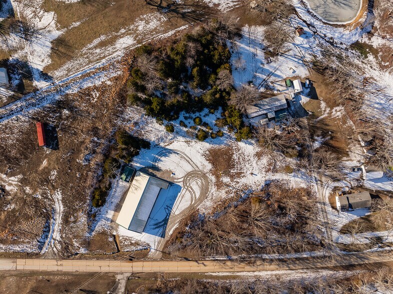 More Photos Of 2184 Highway B, Mansfield Distribution For Sale