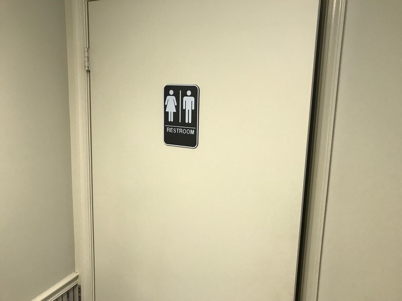 More Photos Of 9693-9697 Main St, Fairfax Medical For Sale