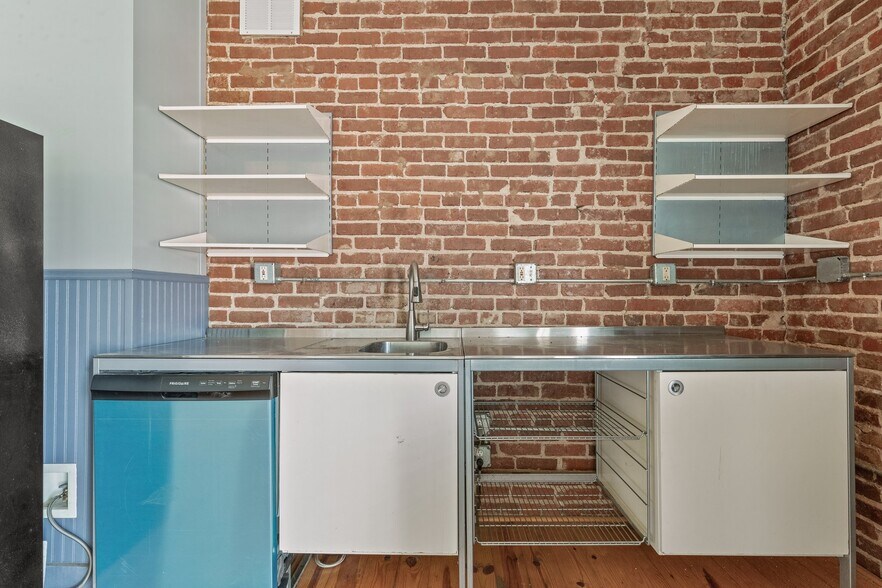 More Photos Of 116-118 N Main St, Sand Springs Storefront Retail Residential For Sale