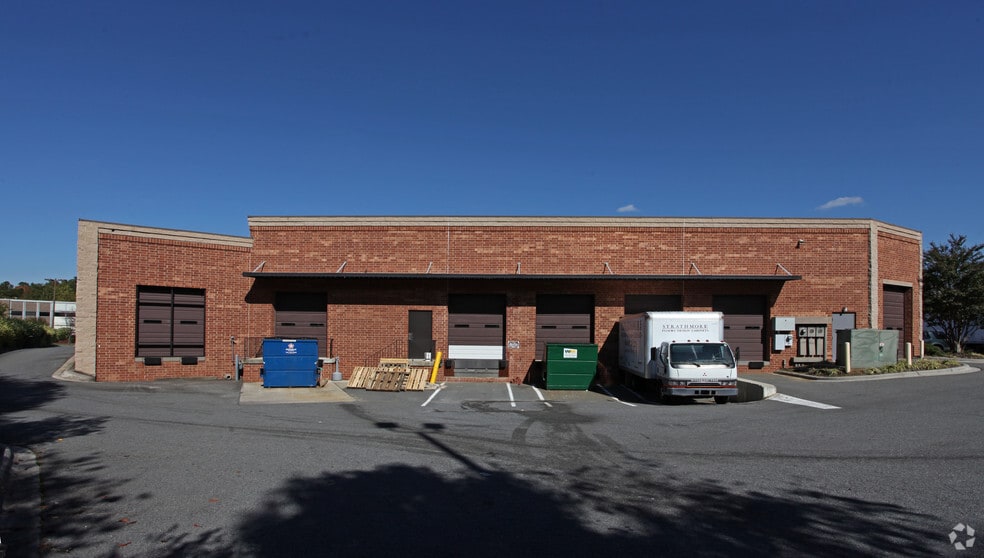 More Photos Of 2200 Crown Centre Dr, Charlotte Warehouse For Sale