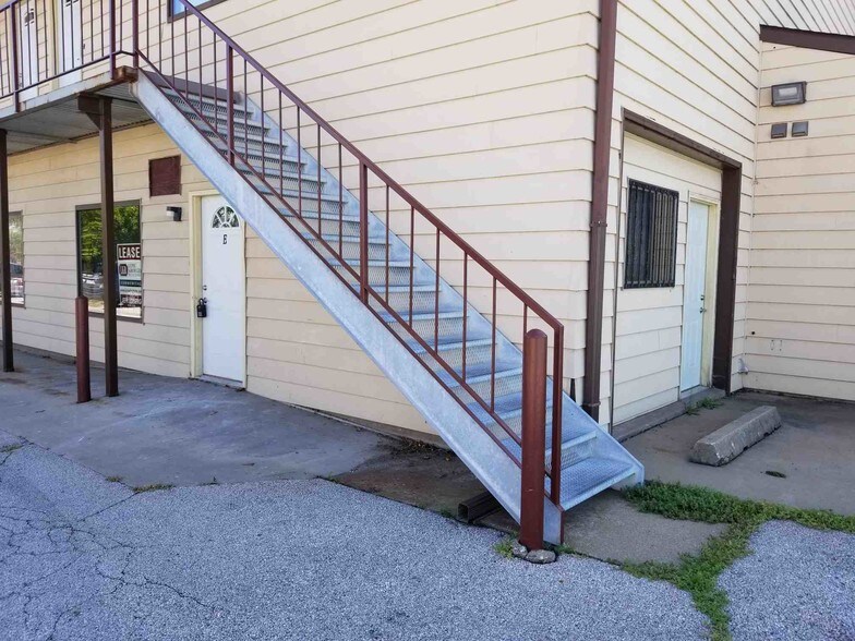 412 Highland Ave, Iowa City, IA 52240 Medical Office For Lease