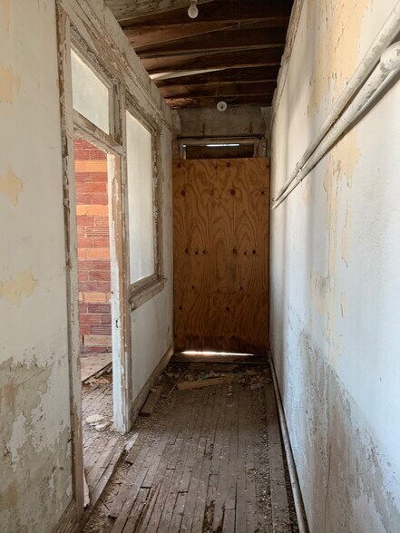 More Photos Of 202 E Main St, Henderson Loft Creative Space For Sale