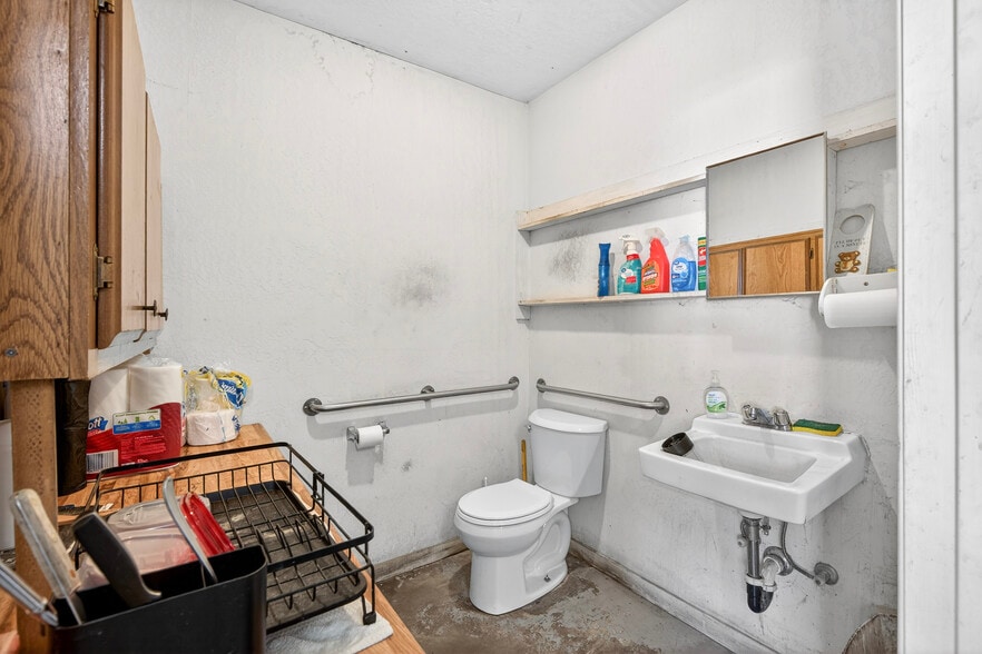 More Photos Of 652 E Lockeford St, Lodi Auto Repair For Sale