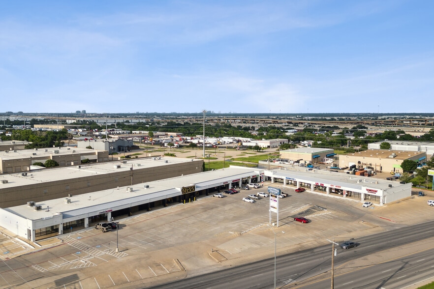 Primary Photo Of 2051-2053 W Northwest Hwy, Dallas General Retail For Lease
