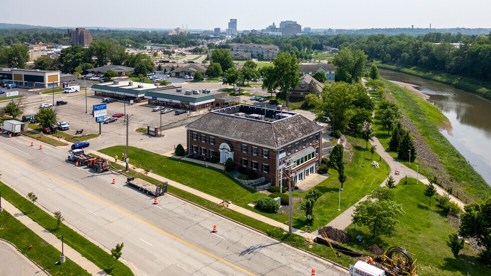 More Photos Of 140 Elton Hills Ln NW, Rochester Office For Sale