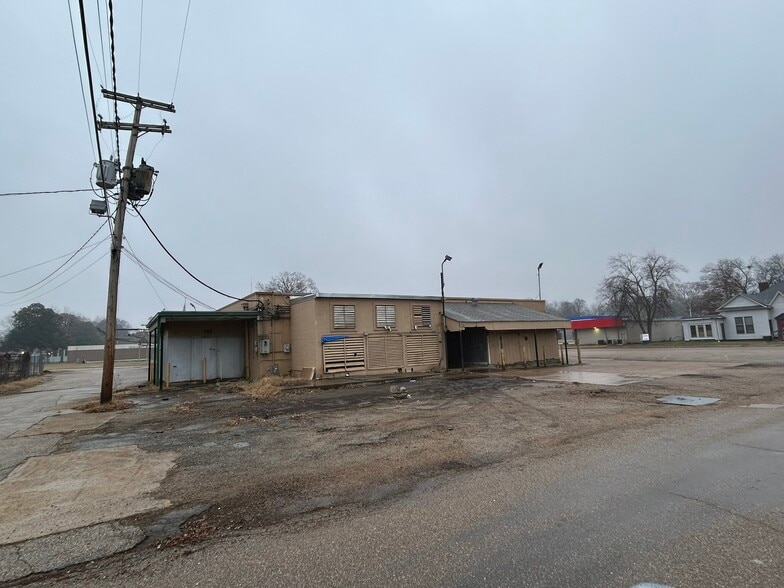 More Photos Of 115 Falls Blvd S, Wynne General Retail For Sale