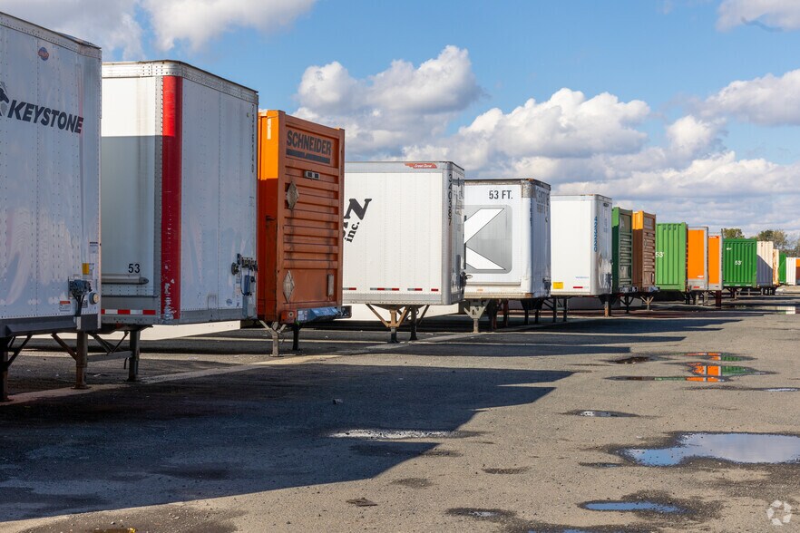 More Photos Of 921 Delancy St, Newark Land For Sale