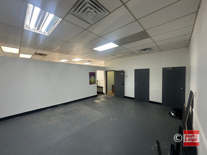 More Photos Of 4411 Kent Rd, Stow General Retail For Lease