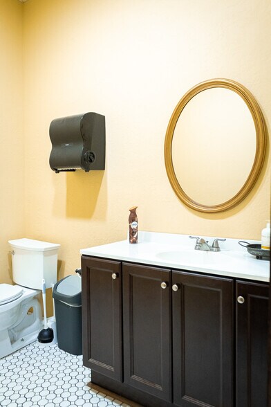 More Photos Of 123 William J Bryan Parkway, Bryan Warehouse For Sale