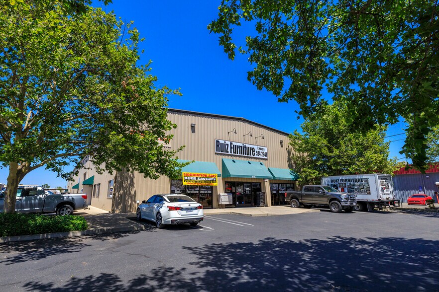 More Photos Of 615-621 Kansas Ave, Modesto Light Distribution For Sale