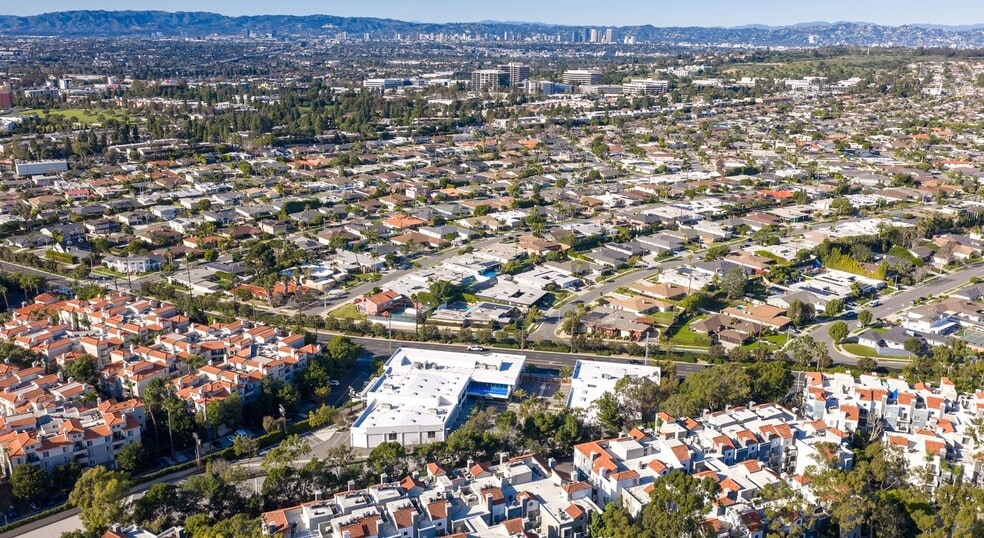 More Photos Of , Los Angeles Office For Sale