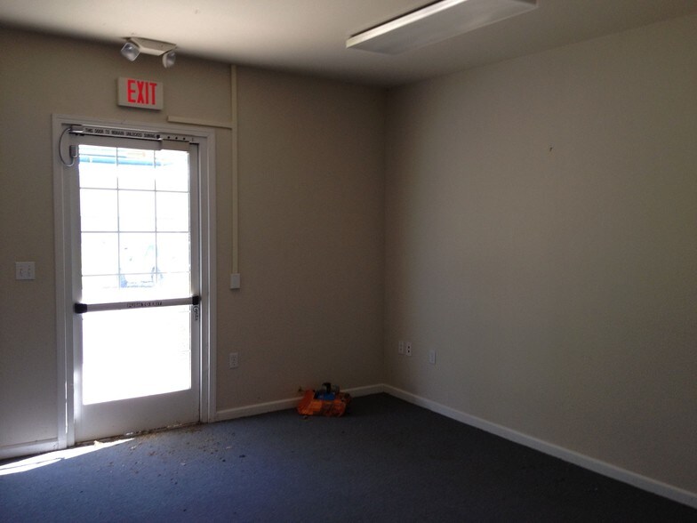 More Photos Of 6100 Bellevue Ln, Anderson Warehouse For Sale