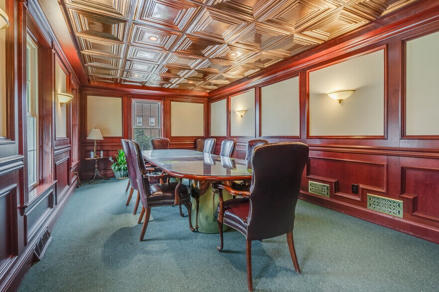 More Photos Of 560 Main St, Chatham Medical For Sale