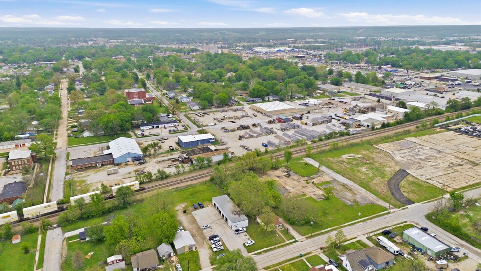More Photos Of 1525 E Florida St, Springfield Auto Repair For Sale