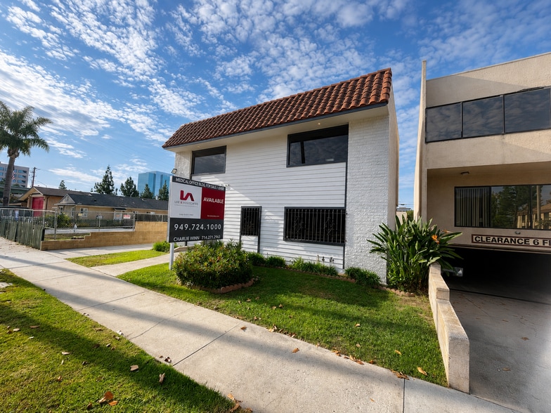 More Photos Of 1654 E 4th St, Santa Ana Medical For Sale