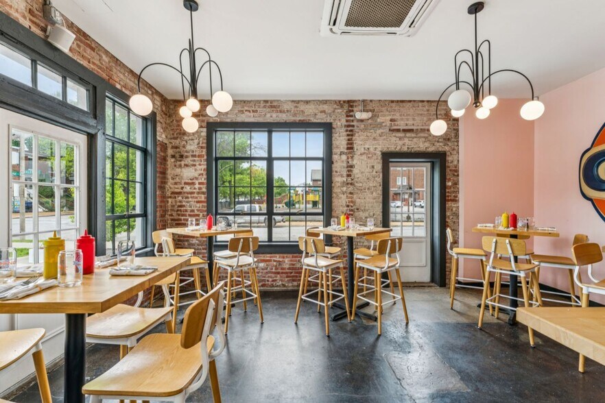 More Photos Of 4175 Shaw Blvd, Saint Louis Restaurant For Sale