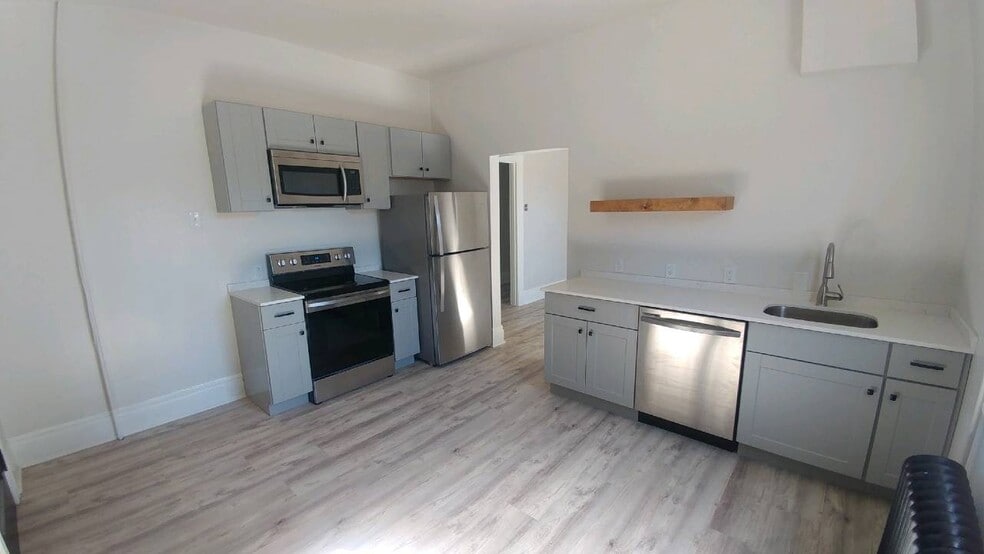 More Photos Of 815 McClure St, Munhall Apartments For Sale