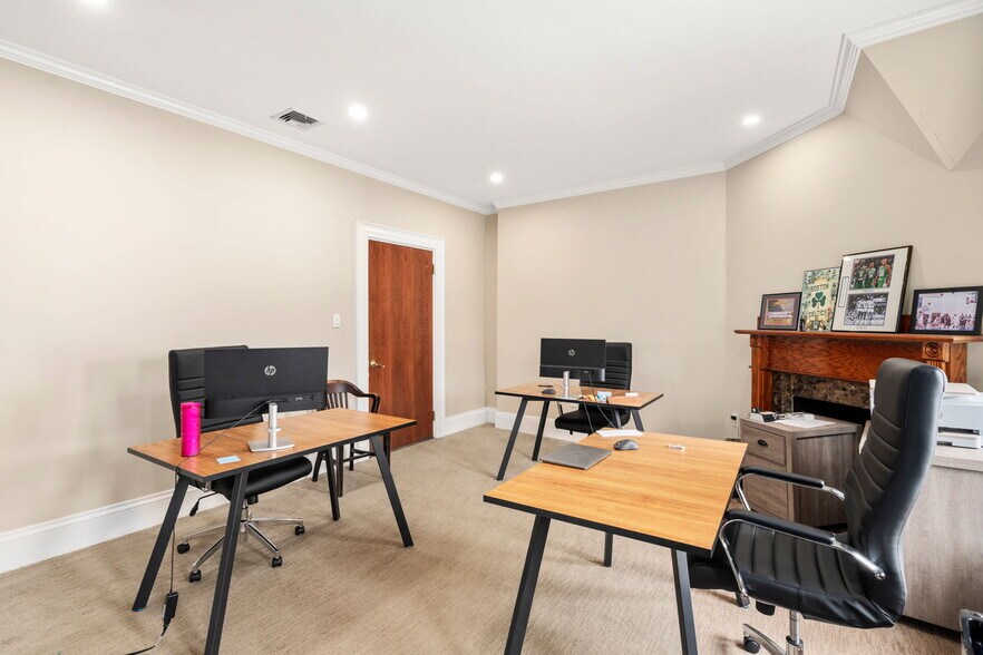 More Photos Of 1577 Beacon St, Brookline Medical For Lease