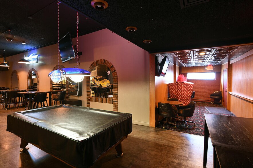 More Photos Of 239 Main St, Shelby Bar For Sale