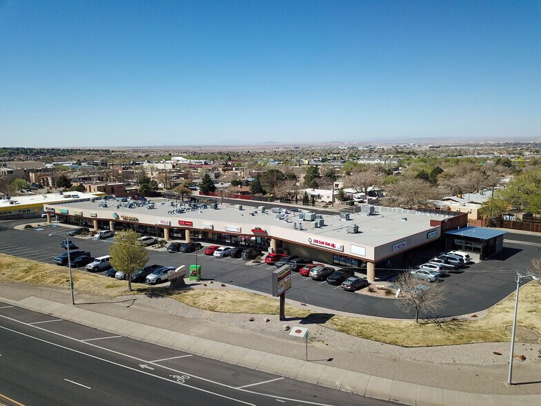 More Photos Of 417 Tramway Blvd NE, Albuquerque Convenience Store For Lease