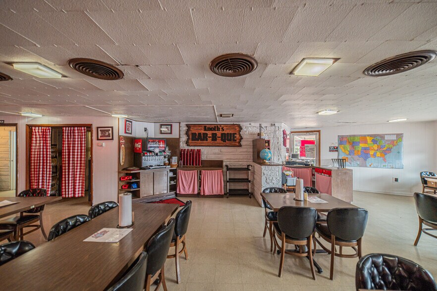 More Photos Of 728 US Highway 62, Grand Rivers Specialty For Sale