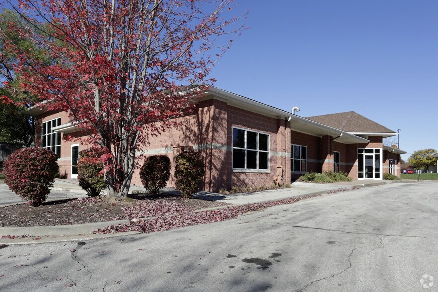 More Photos Of 15555 W 87th St Pky, Lenexa Office For Sale