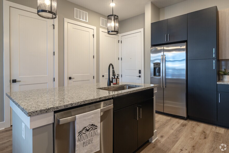 More Photos Of 146 Roberts St, Asheville Apartments For Lease