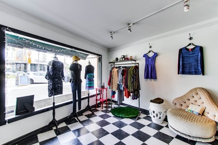 More Photos Of 5544 La Jolla Blvd, La Jolla Storefront Retail Residential For Lease
