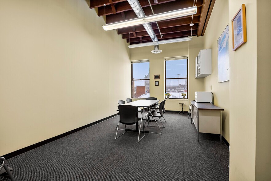 More Photos Of 60 S Pearl St, Albany Office For Sale