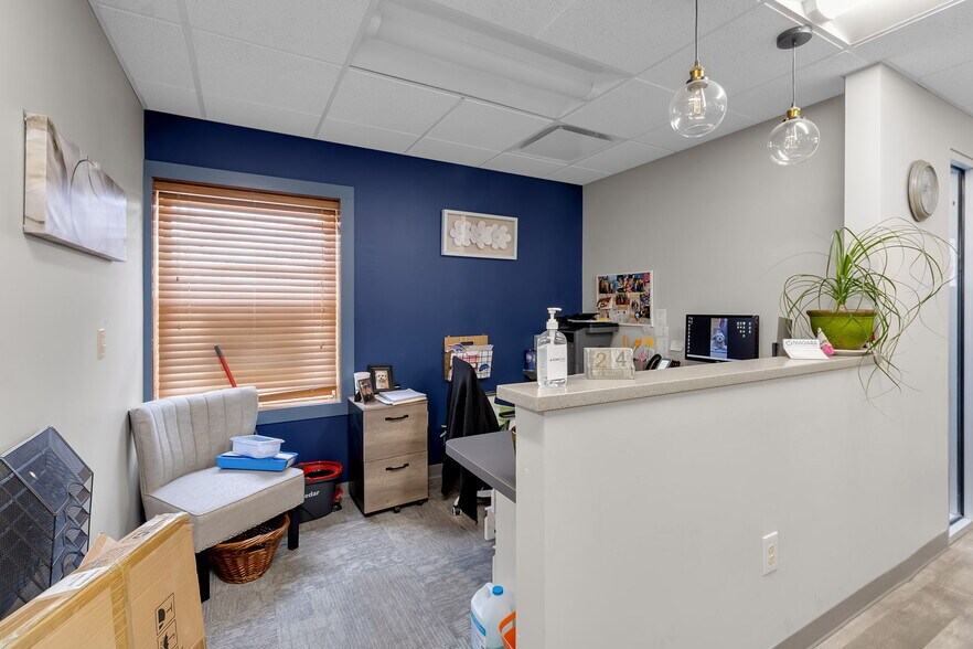 More Photos Of 4233-4227 Maple Rd, Buffalo Medical For Sale