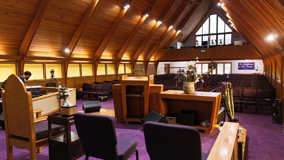 More Photos Of 2651 Hamline Ave N, Roseville Religious Facility For Sale