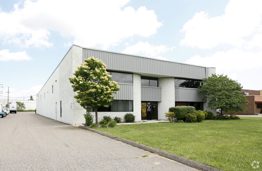 Primary Photo Of 12303 Delta St, Taylor Industrial For Sale