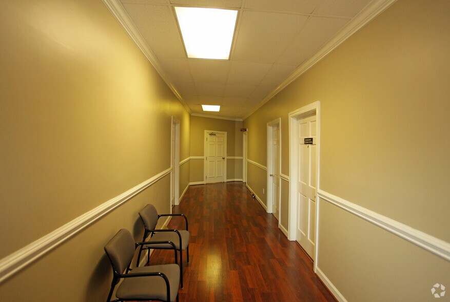 More Photos Of 1433 Emerywood Dr, Charlotte Office For Lease