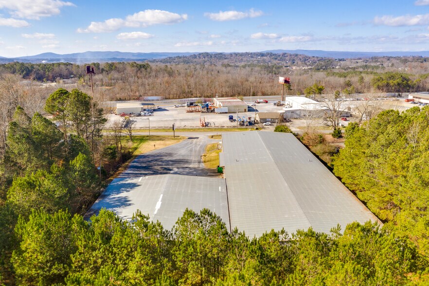 More Photos Of 520 Lovers Lane Rd, Calhoun Warehouse For Sale