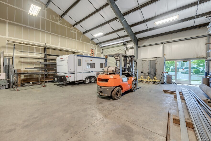 More Photos Of 18855 Microtronics, Sonora Industrial For Sale