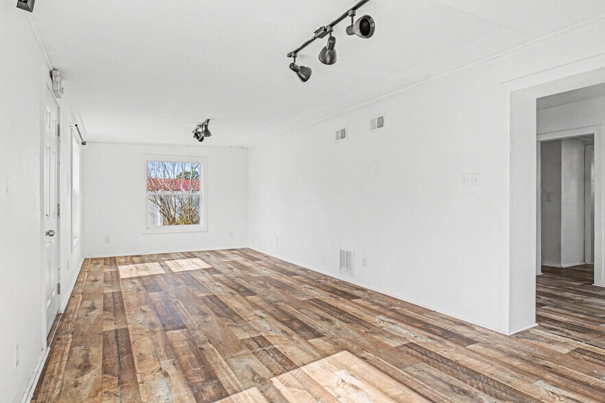 More Photos Of 1201 Cassat Ave, Jacksonville Medical For Sale