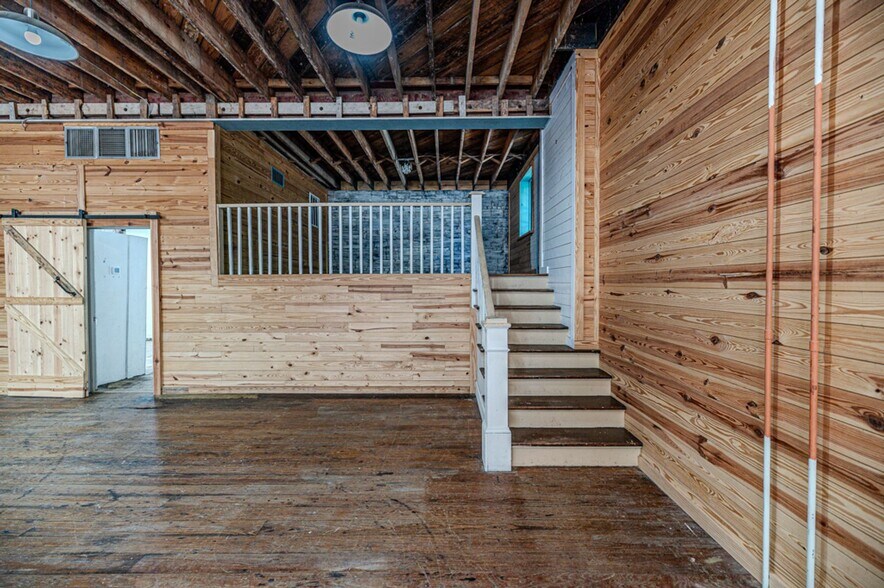 More Photos Of 200-208 S Steele St, Sanford Storefront For Lease