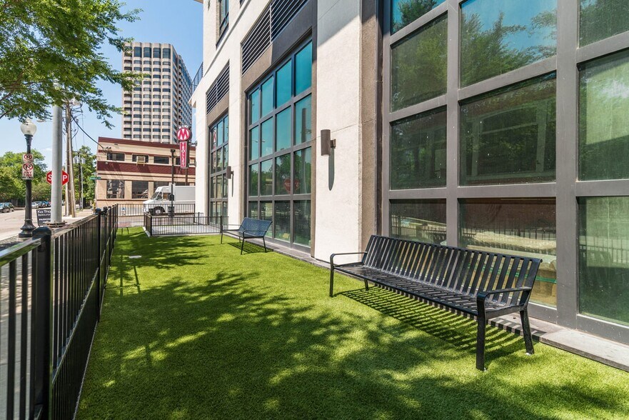 More Photos Of 3200 McKinney Ave, Dallas Multifamily For Sale