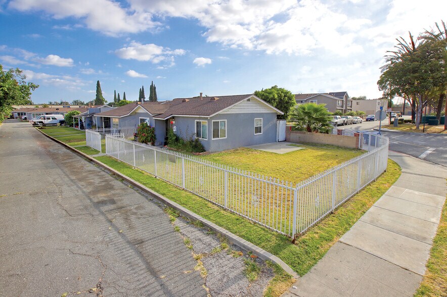 More Photos Of 5540 Clara St, Bell Gardens Apartments For Sale