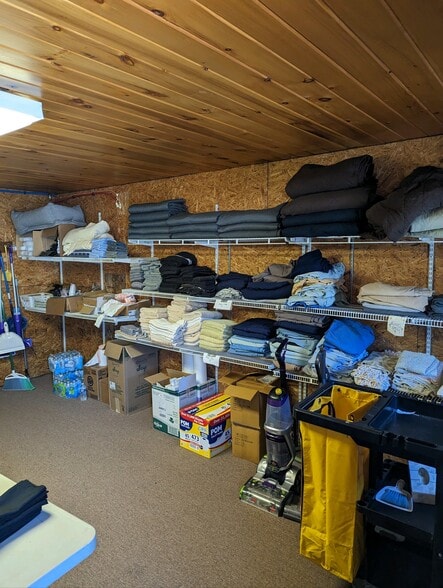 More Photos Of 32600 N State Route 44, Slate Run Hotel For Sale