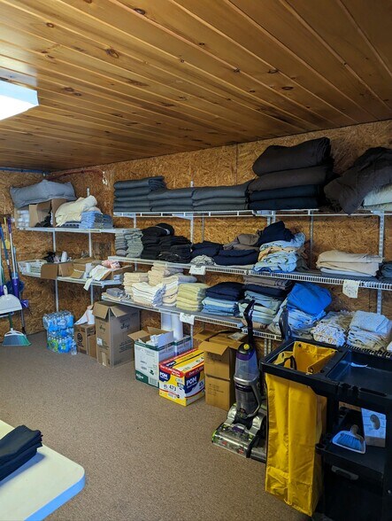 More Photos Of 32600 N State Route 44, Slate Run Hotel For Sale