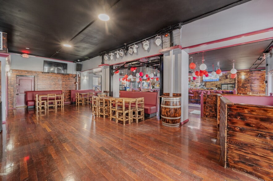 More Photos Of 200-204 Bank St, New London Storefront For Sale